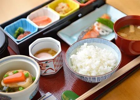 日本有钱人的早餐吃什么?