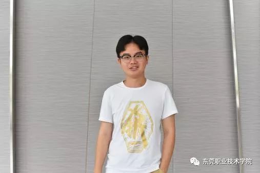 队长陈涵宇:我们团队的名称black pearl是指导老师推荐的,可能是因为