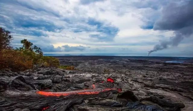 冒死拍下火山爆发现场一线图他们自称岩浆追逐者