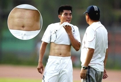 中国男足腹肌图片图片