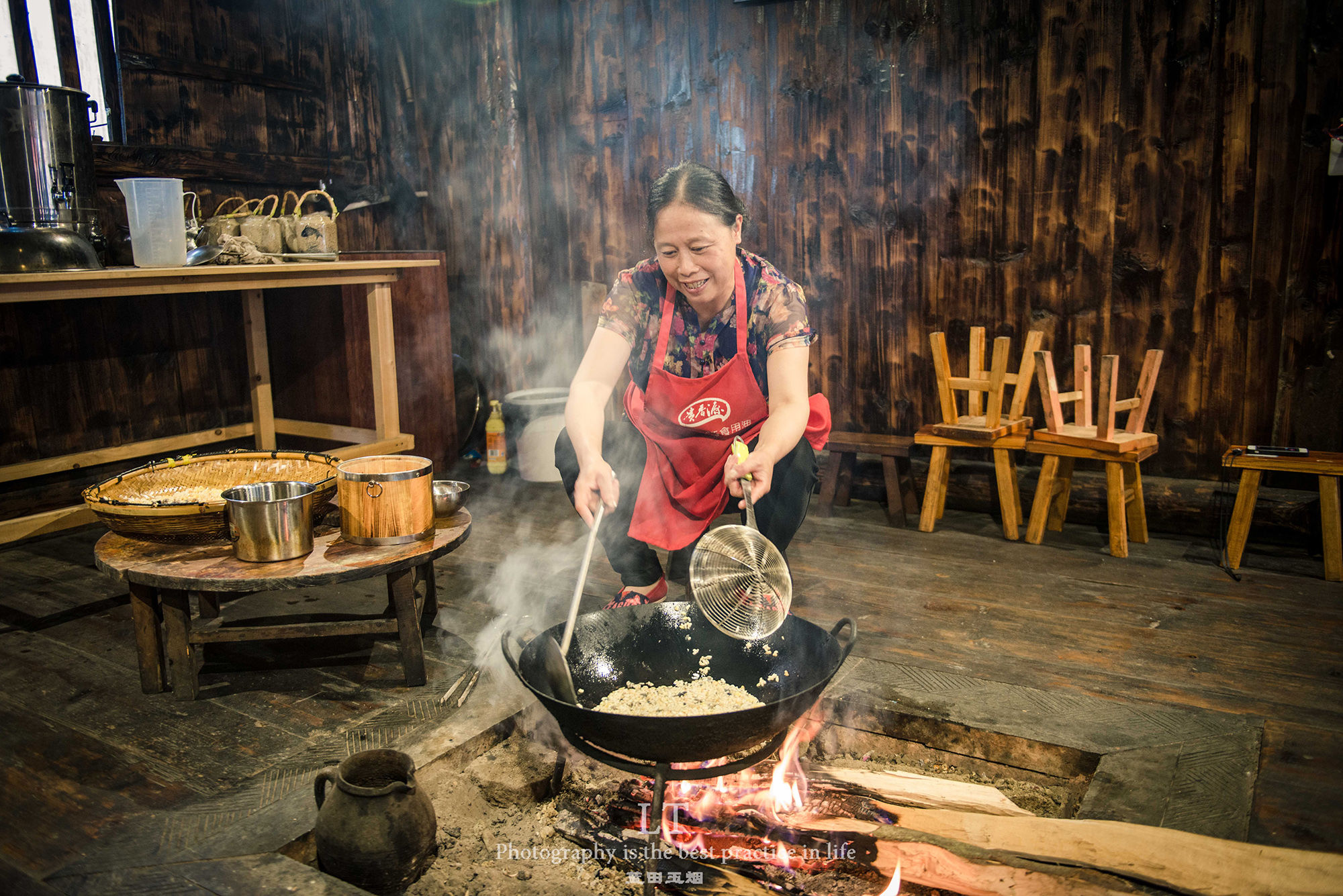 侗族炒油茶到底是什么食品,为何侗族人每天都要喝上几碗才舒服