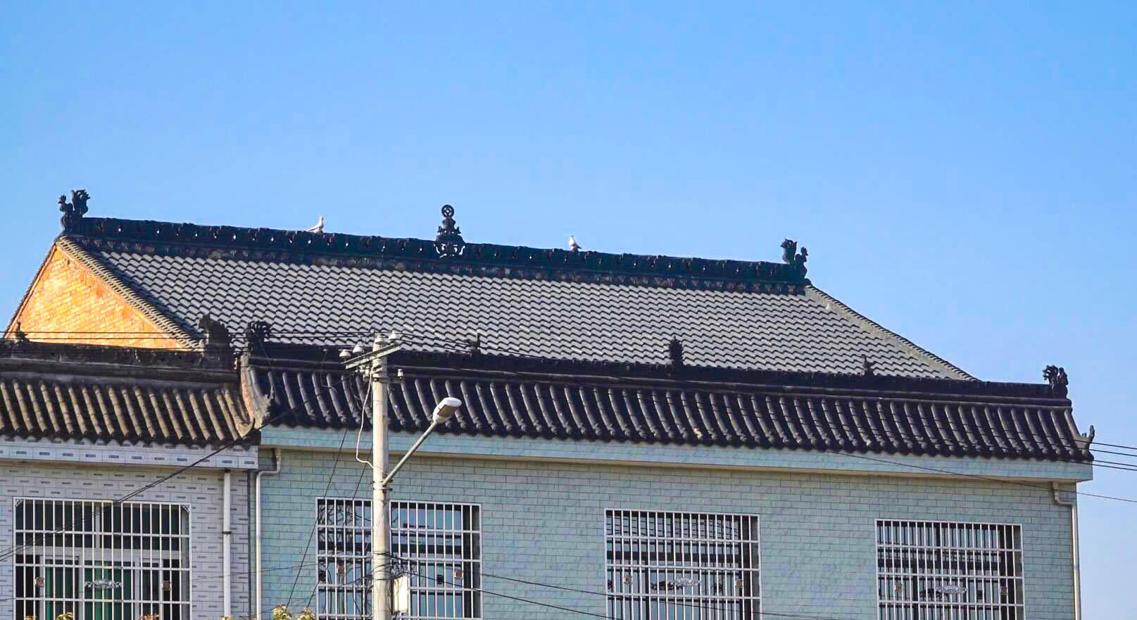 陕西旅游,西安农村房顶装饰很讲究,你知道有啥寓意吗?
