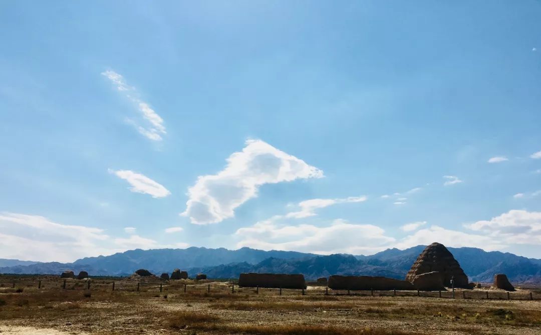 贺兰山原隆村图片