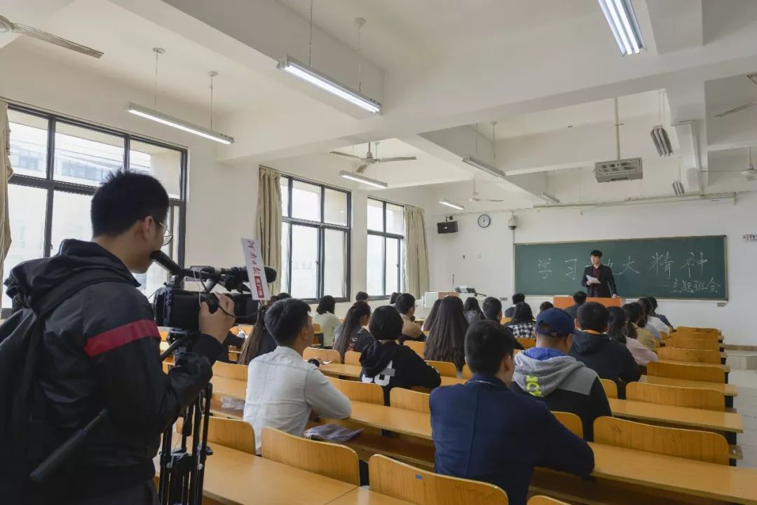 河南日报十五年芳华路看河南大学民生学院如何铸造国内高水平独立学院