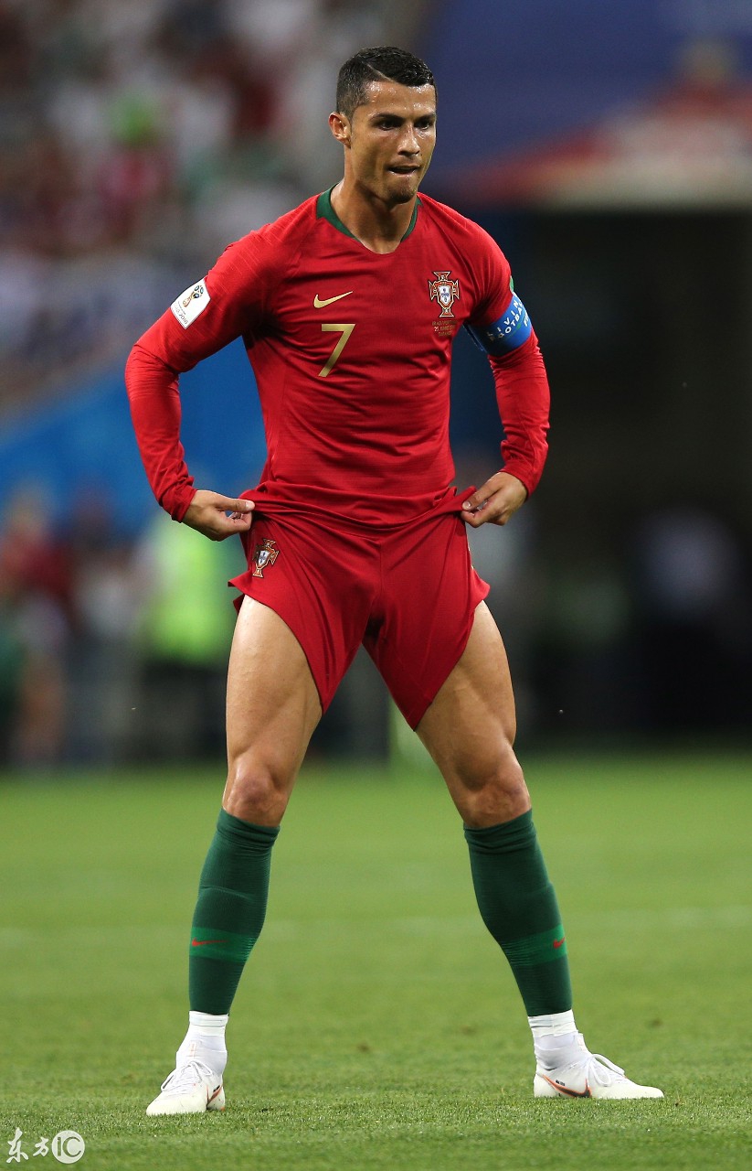 帅气的葡萄牙足球巨星c罗,是女人们看世界杯的其中一个理由吗?