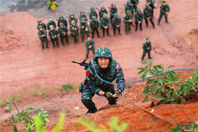 魔鬼周|武警特戰隊員的極限訓練原來這麼刺激