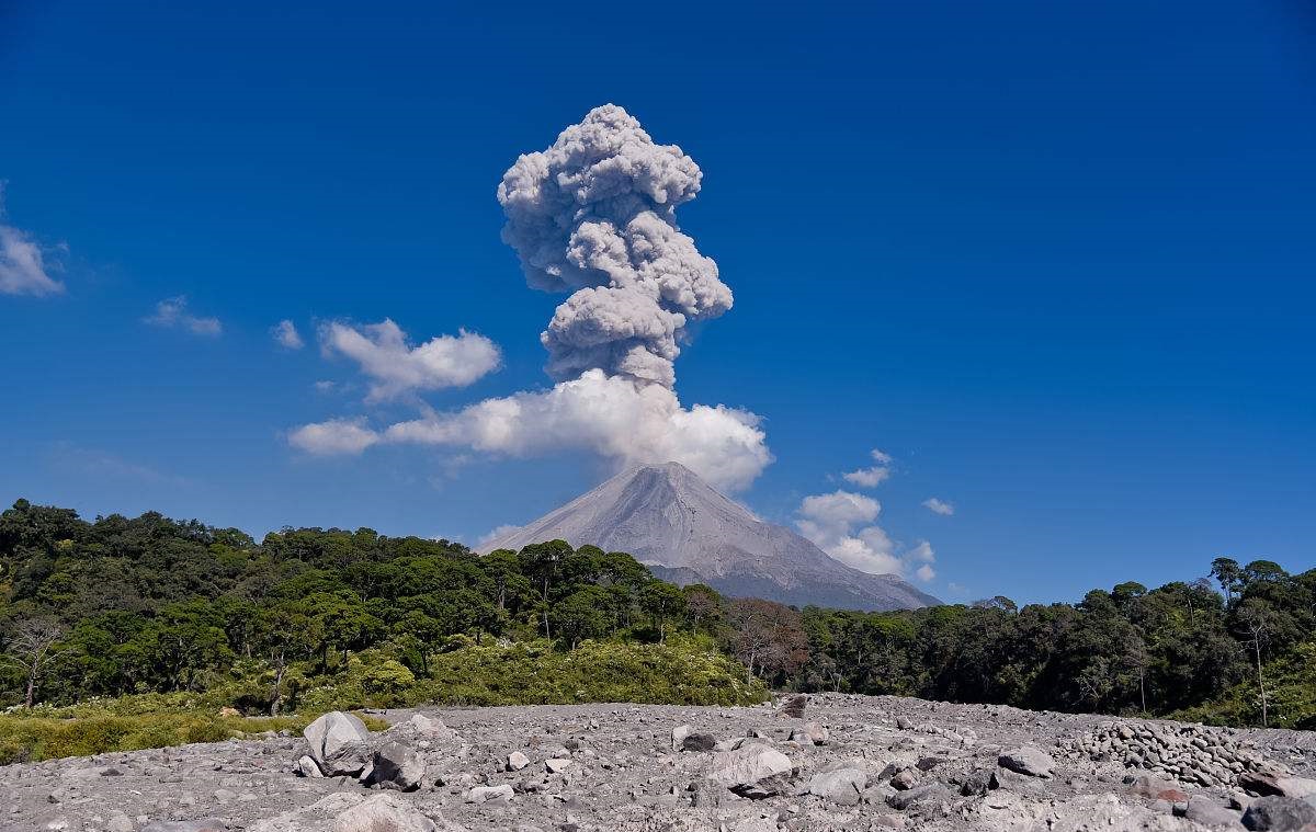 盤點世界上8大最活躍的火山日本一座火山上榜最活躍的在美國