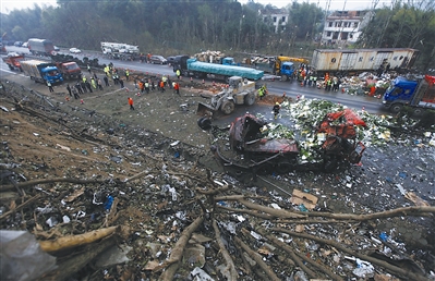 京港澳衡东段车祸已造成18人死亡 14人受伤