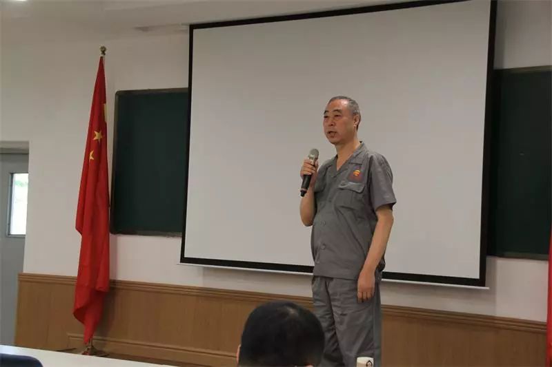 (焦国林副董事长发言)敬业在不断的发展,需要更多的新鲜血液和力量,房