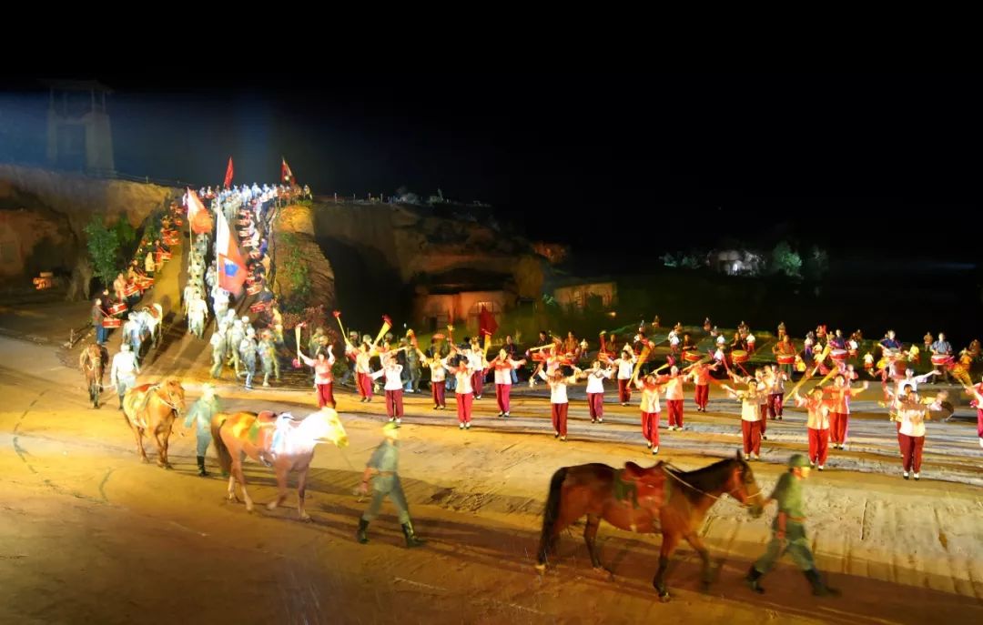 大型實景演出《太行山》以抗日戰爭為背景,以紅色題材為創作風格,以