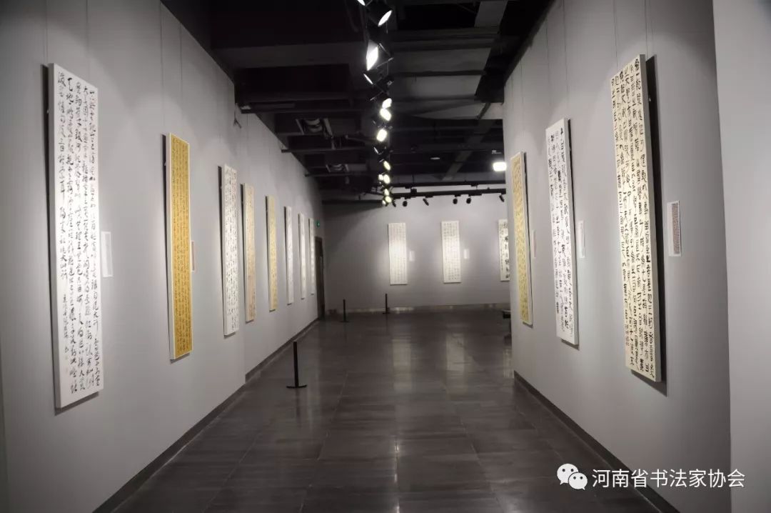 河南省书法家协会第六届理事书法作品展今日在郑州升达艺术馆开幕