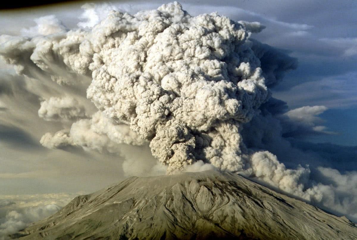 克利夫兰火山海拔1730米,是阿留申群岛最为活跃的火山之一