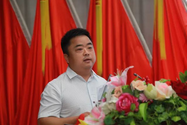 随后,集团党委书记,总裁褚建庚发表了题为《提升组织力,增强竞争力