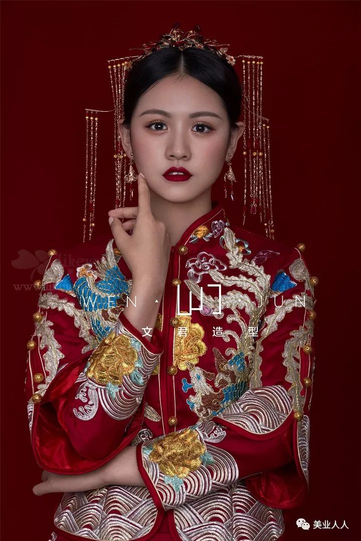 中式新娘发型这样做婚礼必备的秀禾造型
