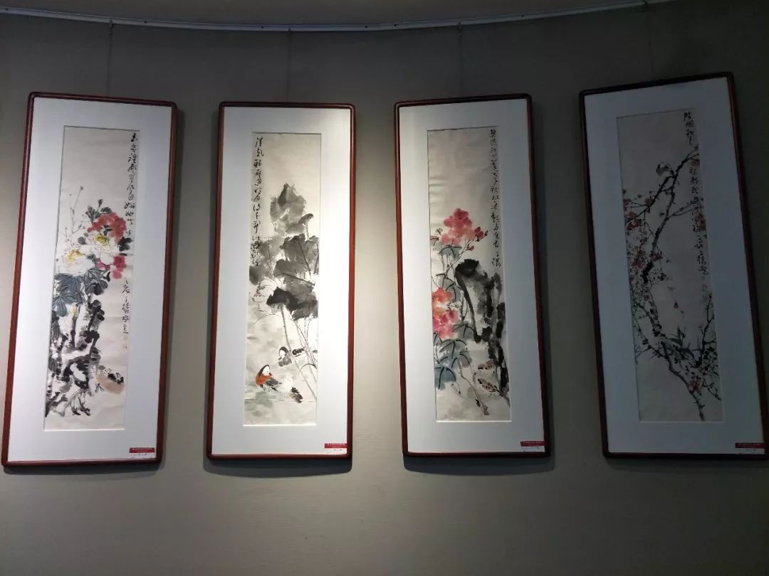 徐子桥花鸟四条屏作品周剑作品(左,张浔军作品(右)郭泽潭作品(左上)