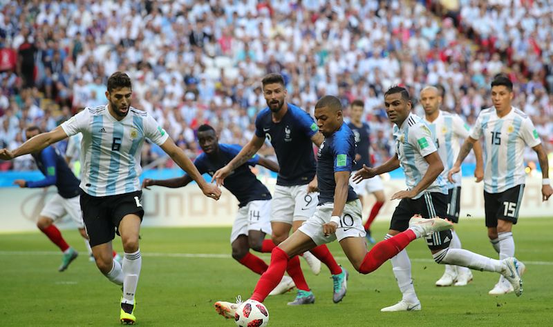 尽管此前世界杯上面对潘帕斯雄鹰2战不胜,但法国队对南美球队总体保持