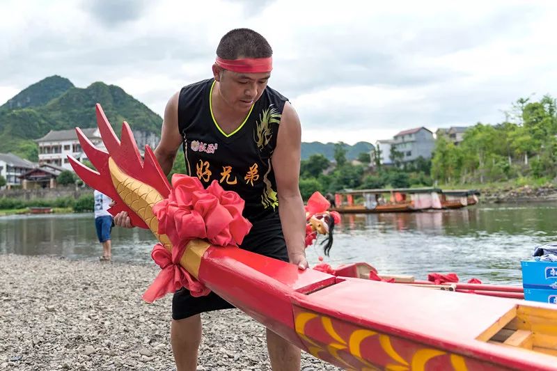 北门码头祭龙舟,边城茶峒在清水江为龙舟开桨