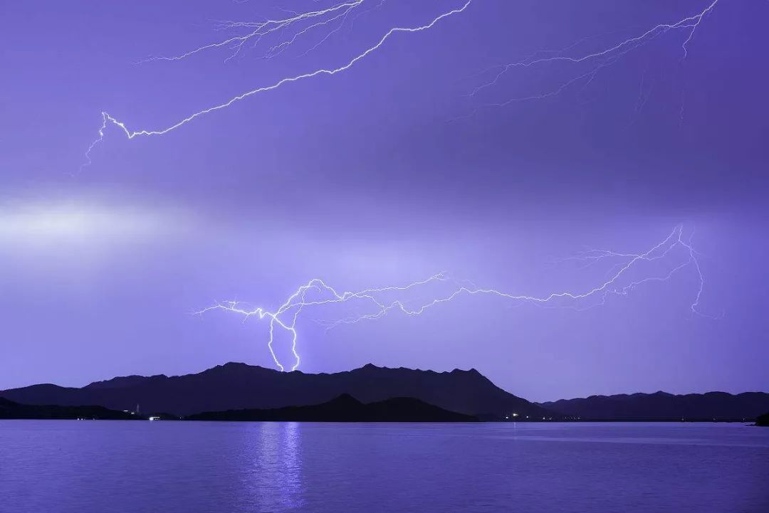 "炸雷"与"闷雷"