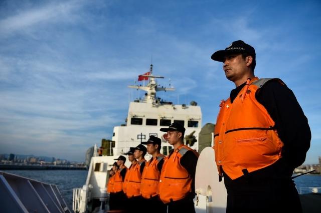 中国海警局局长由公安部分管海警工作的正部级副部长兼任,政委由海洋