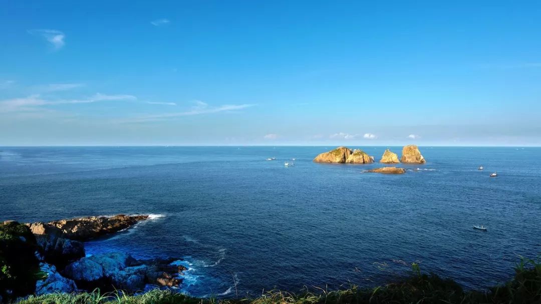 鮮花爛漫不過每年5月至9月一年四季皆適宜遊玩漁山島是位於象山的一個