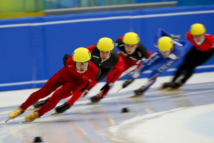 短道速滑标志块咋固定图片