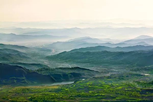 渭河源森林公園分為蓮峰山,首陽山,天井峽,石門水庫四大景區.