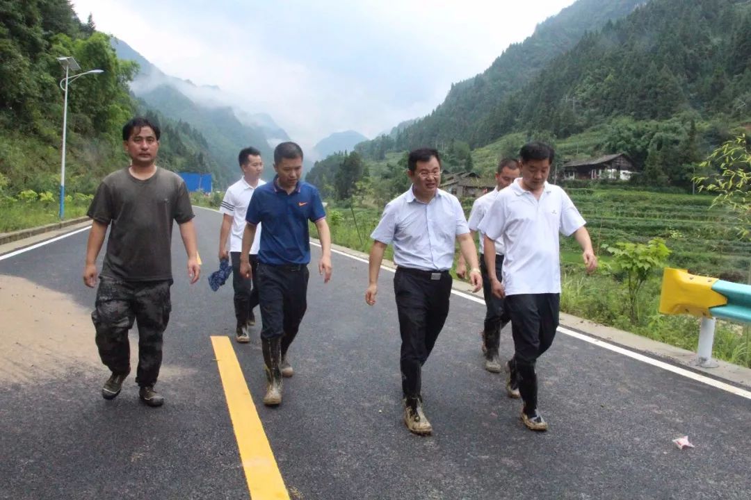 绥阳遭受特大暴雨袭击,干群全力抢险救灾!