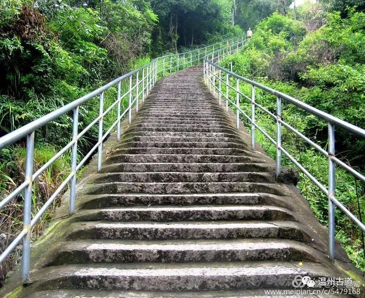 吹臺山公園王子晉吹笙之所給吹臺山帶來音樂元素