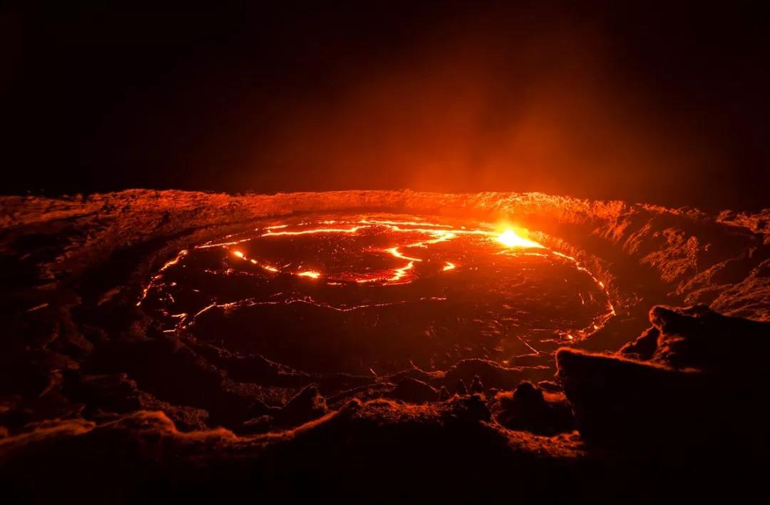 拍摄埃塞俄比亚最活跃的火山之一尔塔阿雷火山