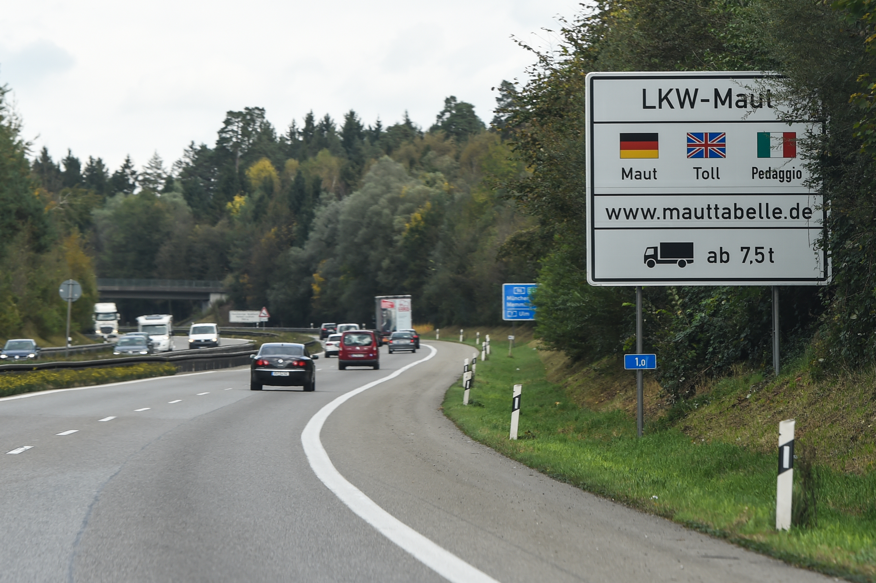 德国高速公路不限速,为什么却几乎不会发生车祸?