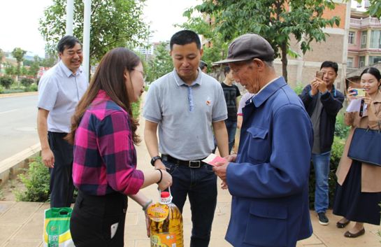 慶祝黨的97歲生日嵩明黨員是這麼做的