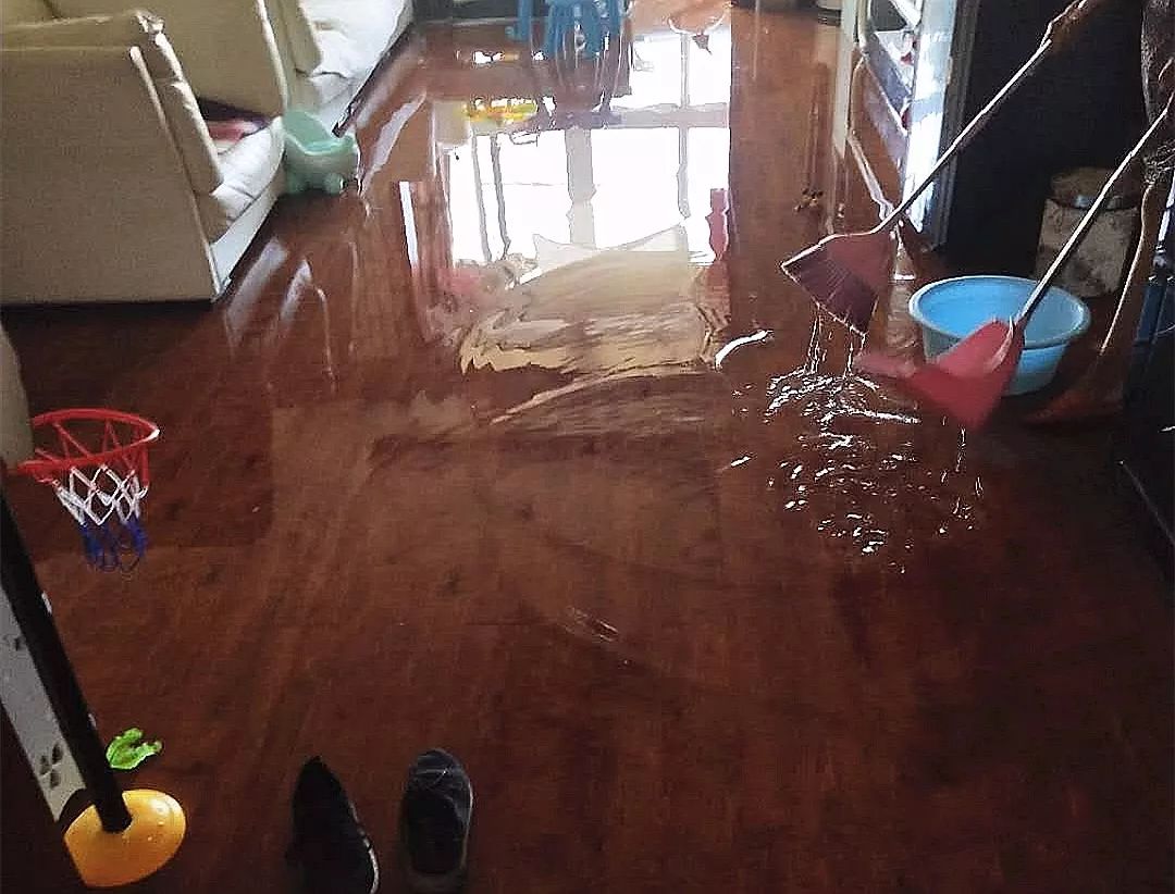家里被水淹了图片图片