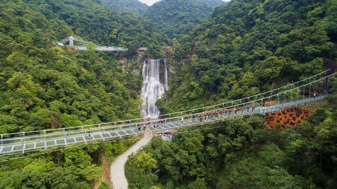 清远古龙峡玻璃大峡谷震撼来袭看图已腿软