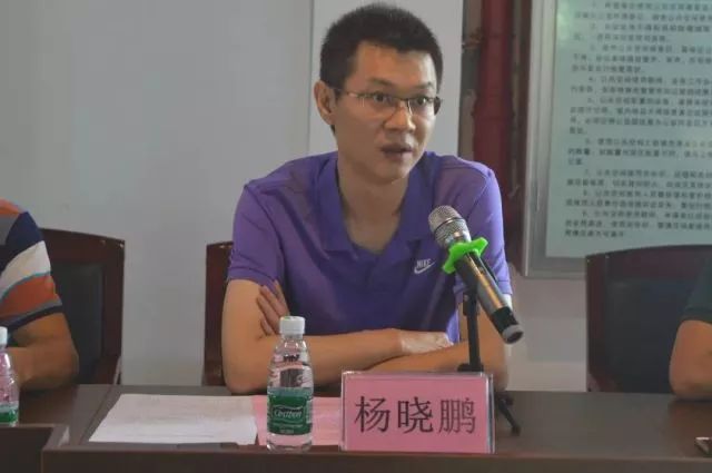 成立仪式上,杨晓鹏指出,三角镇社区社会组织服务中心是"先行先试"的