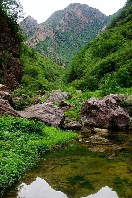 涞水九龙大峡谷是条长20余里的原地貌峡谷,这里山清水秀,有着大自然最