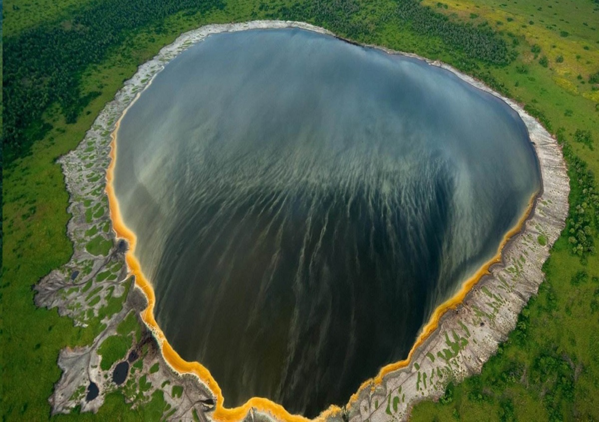 例如,坦噶尼喀湖的深度为1470米