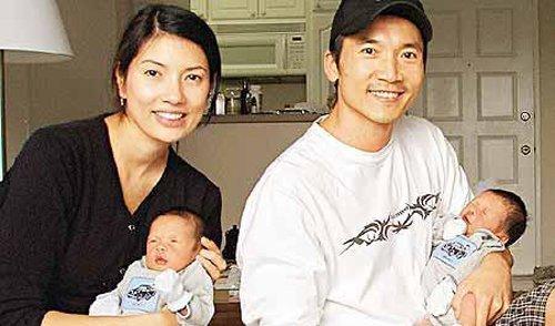 邹兆龙与1989年的最上镜小姐翁慧德结婚,并生育了一对男双胞胎和一