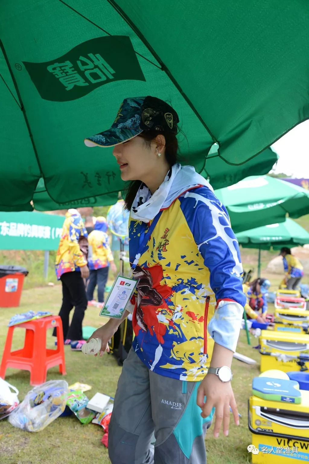 张裴裴女钓手图片