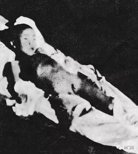 日军暴行女性图片