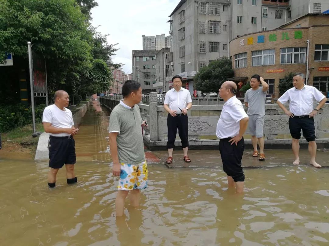 应对强降雨,临川区上下一心全力开展抢险救灾!