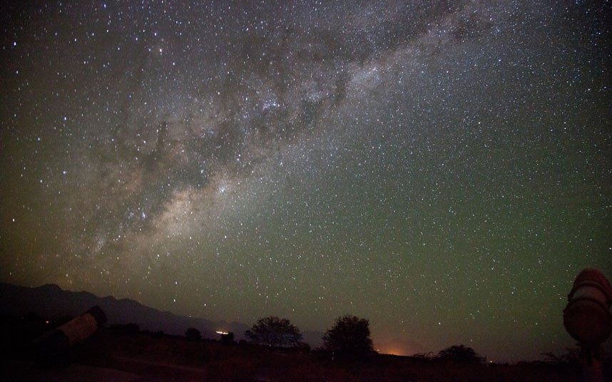 夏夜繁星满天