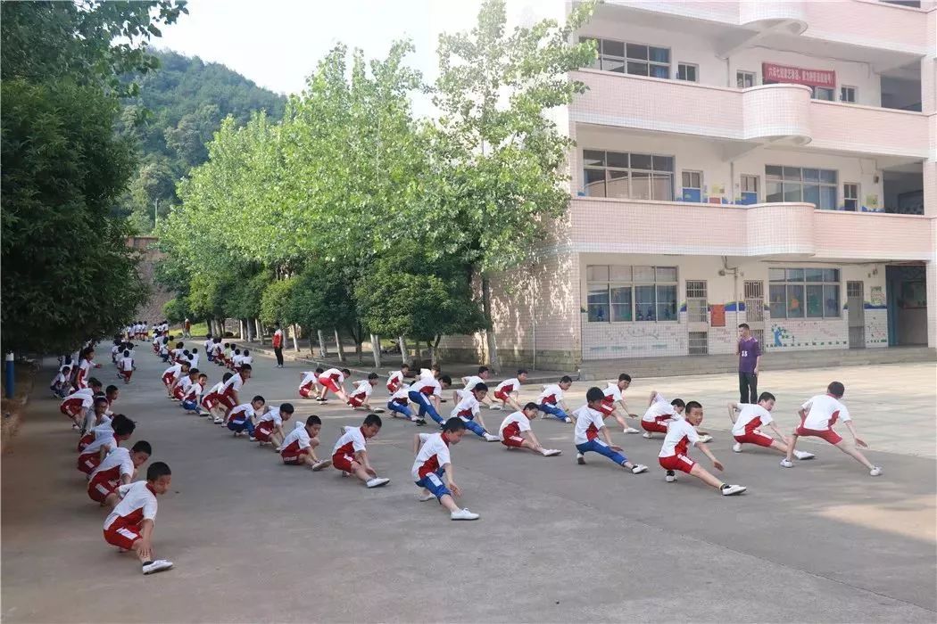 江西省西山文武学校图片