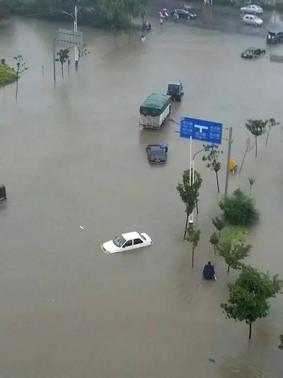 漯河市暴雨图片