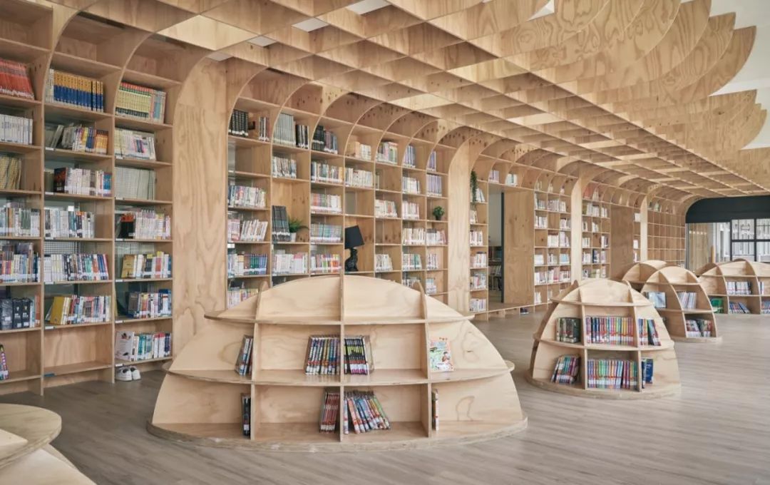 孩子喜欢什么样的阅读空间?可以看看这个小学的图书馆