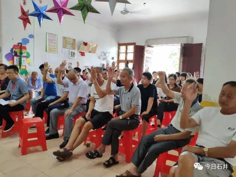 镇党委书记黄泉春到和美村,前坂村,菊江村,仙景村等村关心指导党支部