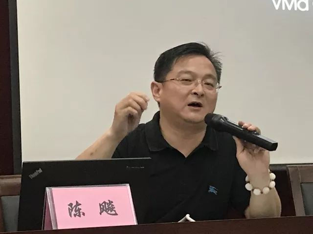 陈飚上海市师资培训中心综合培训部主任继各学科工作坊工作汇报后