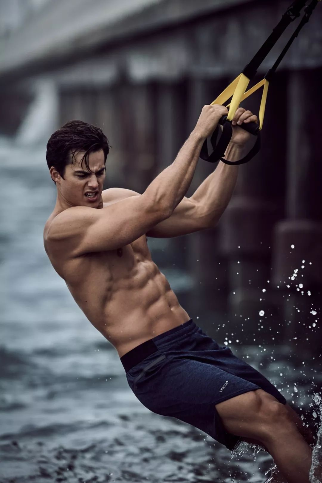 大汗淋漓的数学老师Pietro Boselli 全新Armani大片！