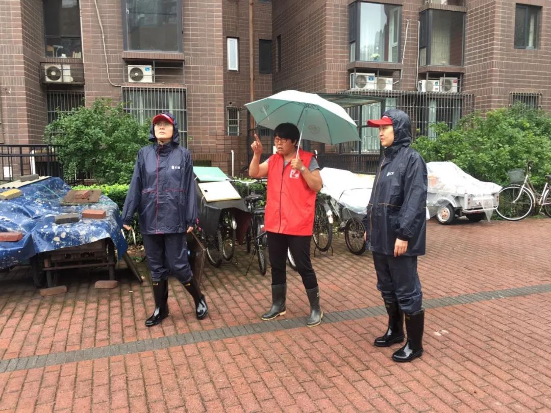 【图说】光明街道防汛一线:风里雨里,我们一直在这里!