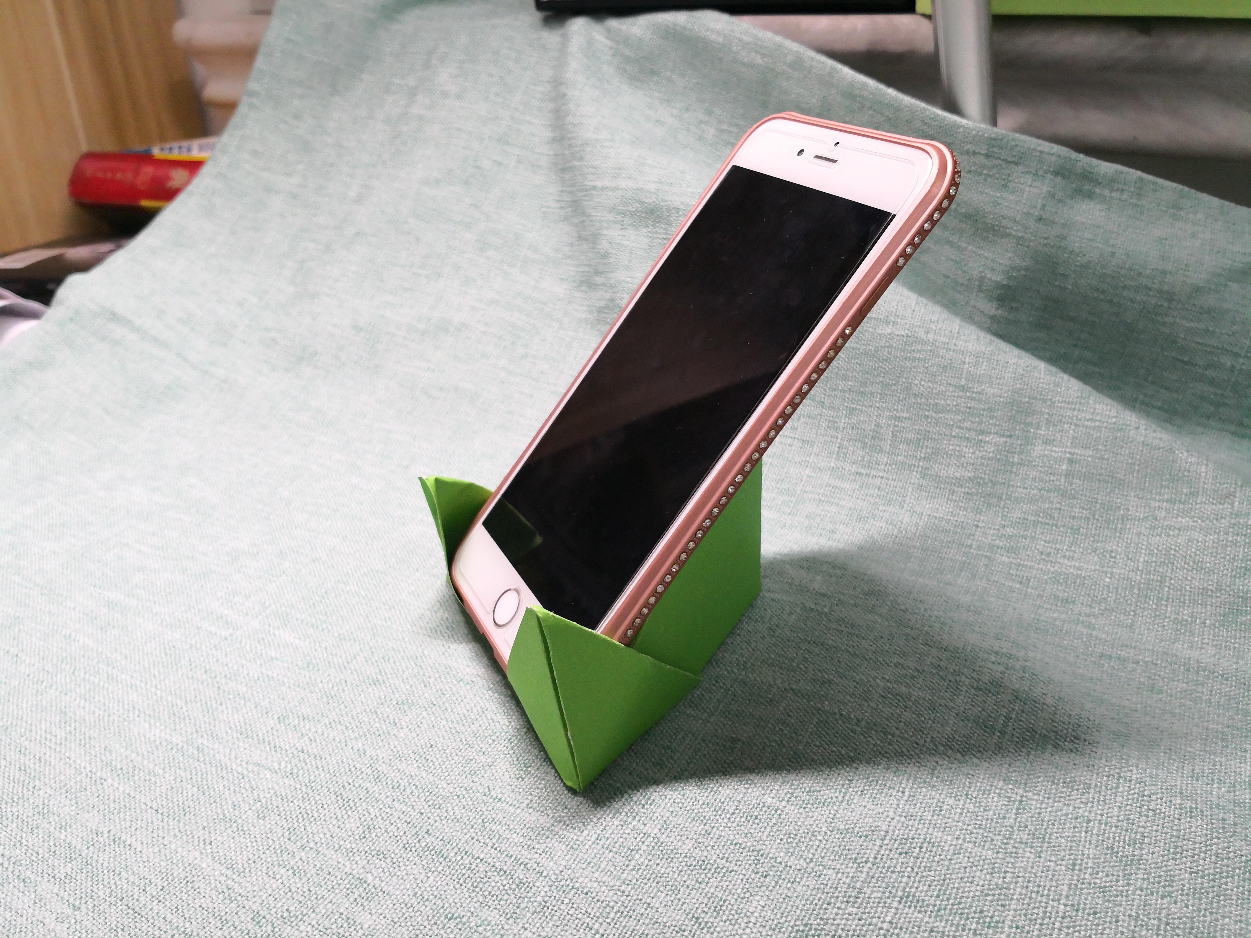 仅用一张a4纸折出手机支架漂亮简单又实用的生活创意折纸