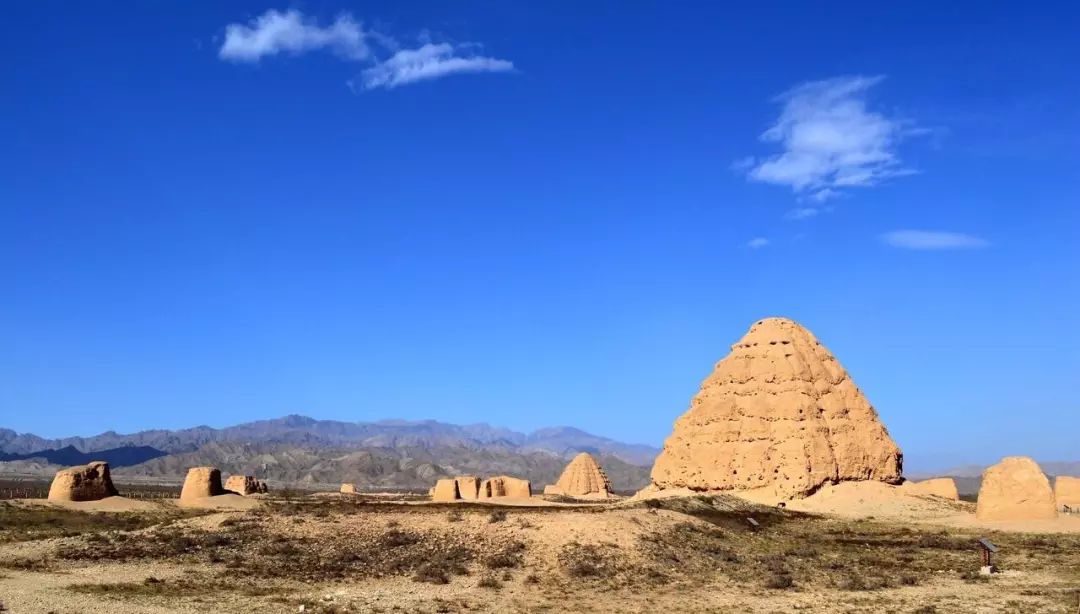 將一片荒涼兩座廢墟打造成國家5a級旅遊景區,被國務院和文化部評為